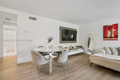 1614 West Ave 203, Miami Beach FL - photo 7 of 39