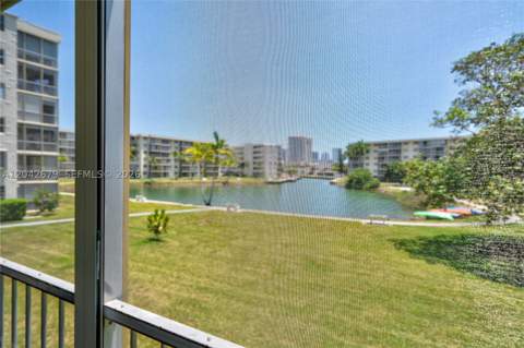 2851 Leonard Dr J210, Aventura FL - photo 8 of 25