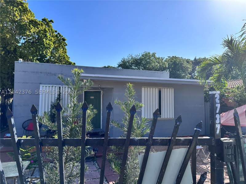 7 bedroom SingleFamilyResidence at 2737 NW 13th Ave, West End Park Amd Pl, Miami — photo 3