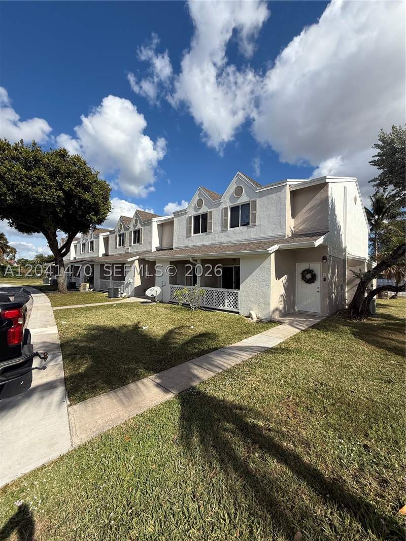 1 bedroom Townhouse at 17515 NW 67th Ct G-22, Antigua At Cntry Clubof M, Hialeah — photo 2