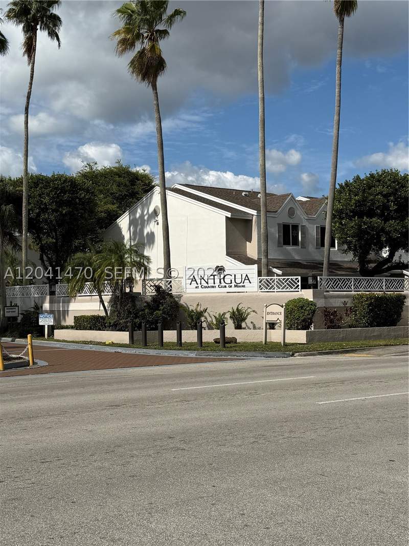 1 bedroom Townhouse at 17515 NW 67th Ct G-22, Antigua At Cntry Clubof M, Hialeah — photo 3