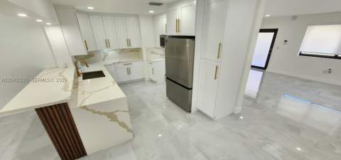 19721 SW 114th Pl, Miami FL - photo 6 of 30
