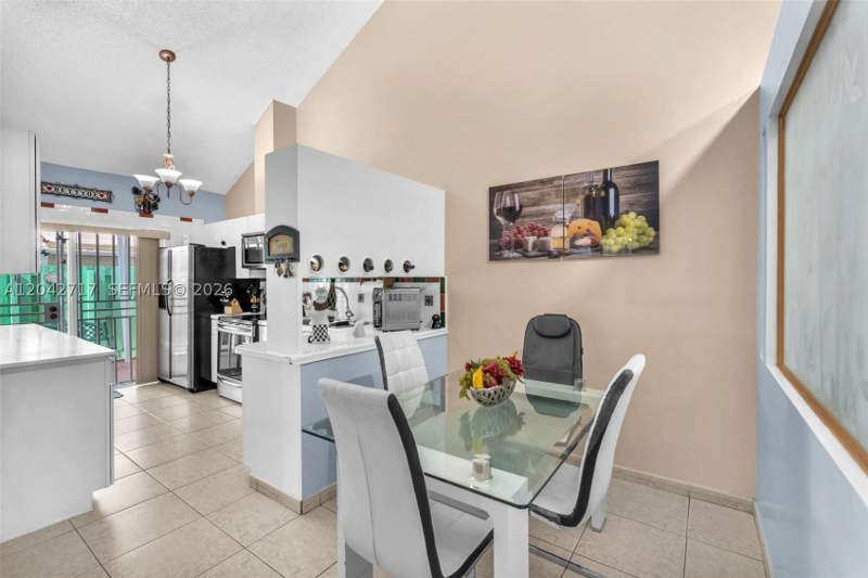 3 bedroom Villa at 9018 NW 120th St 133, Les Fontaines Condo, Hialeah Gardens — photo 3