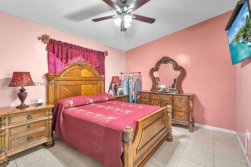 3 bedroom Villa at 9018 NW 120th St 133, Les Fontaines Condo, Hialeah Gardens — photo 4