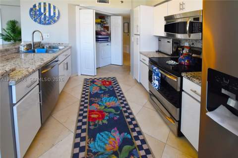 540 Brickell Key Dr 1513, Miami FL - photo 16 of 44