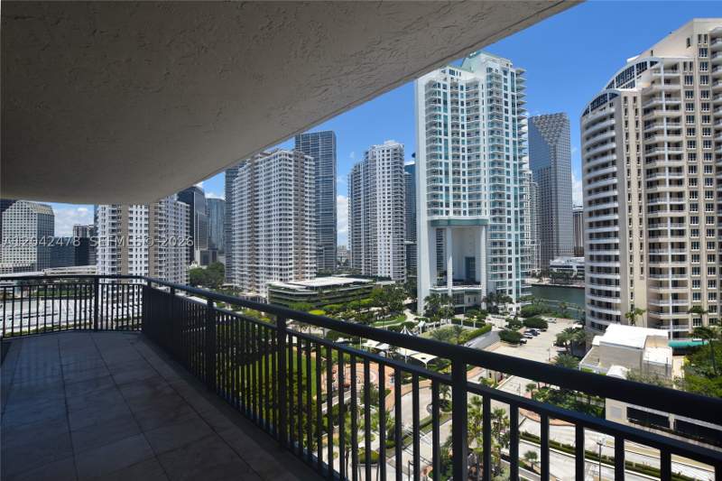 3 bedroom Condominium at 540 Brickell Key Dr 1513, Brickell Key II, Miami — photo 2