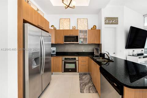 480 NE 30th St 501, Miami FL - photo 7 of 35