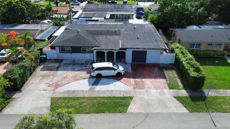 4 bedroom SingleFamilyResidence at 11512 NW 58th Ave, 4TH ADDN TO PALM SPRINGS, Hialeah — photo 1