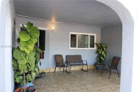 11512 NW 58th Ave, Hialeah FL - photo 10 of 63