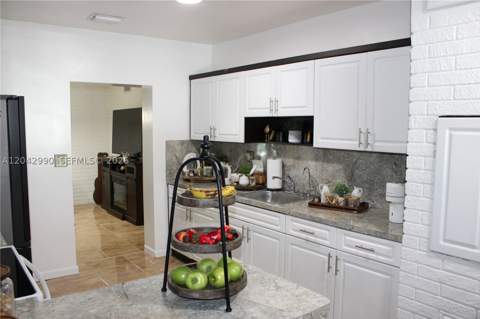 11512 NW 58th Ave, Hialeah FL - photo 23 of 63