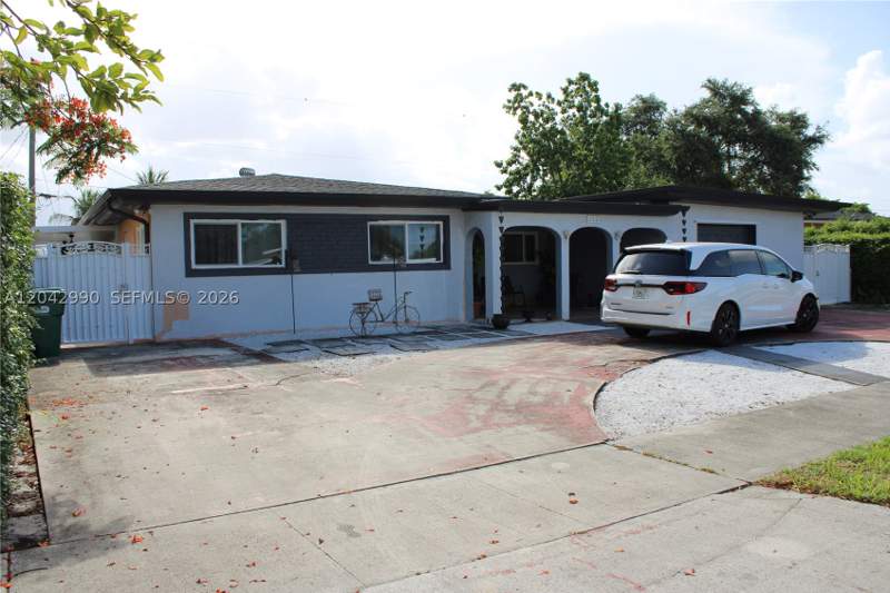4 bedroom SingleFamilyResidence at 11512 NW 58th Ave, 4TH ADDN TO PALM SPRINGS, Hialeah — photo 3