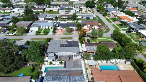 11512 NW 58th Ave, Hialeah FL - photo 7 of 63