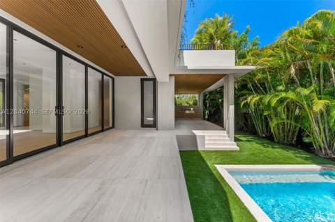 165 Hampton Ln, Key Biscayne FL - photo 10 of 50