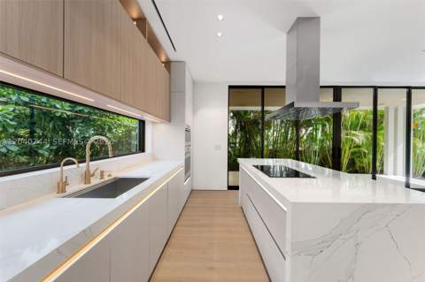 165 Hampton Ln, Key Biscayne FL - photo 13 of 50