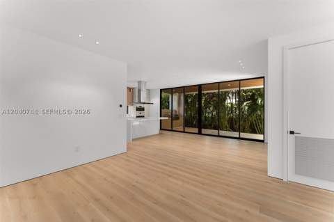 165 Hampton Ln, Key Biscayne FL - photo 15 of 50