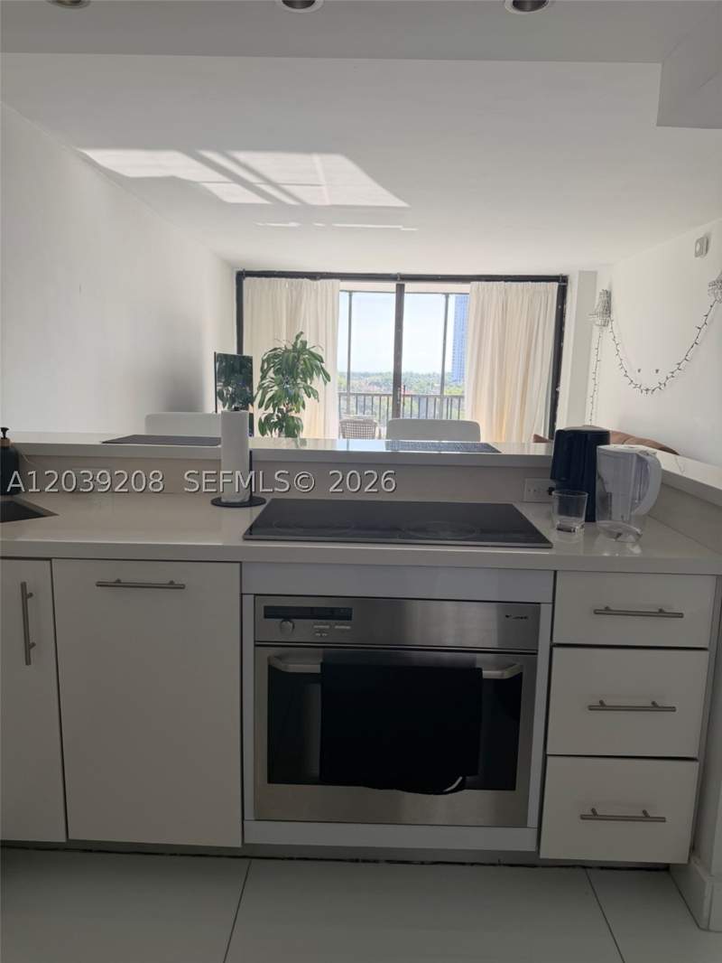 1 bedroom Condominium at 3475 N Country Club Dr 816, Ensenada Condo Bldg E-Ii, Aventura — photo 3