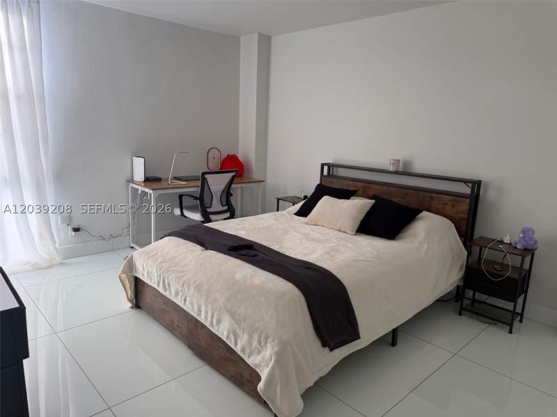 1 bedroom Condominium at 3475 N Country Club Dr 816, Ensenada Condo Bldg E-Ii, Aventura — photo 5