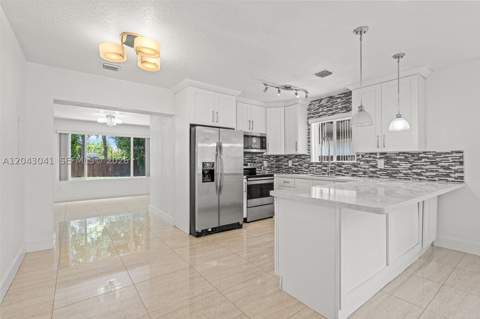 270 NW 51st Ave, Miami FL - photo 11 of 52