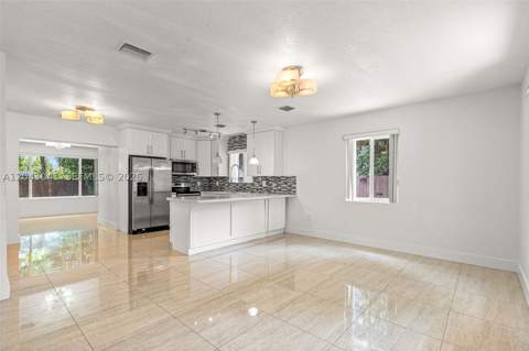 270 NW 51st Ave, Miami FL - photo 6 of 52