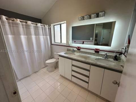10015 SW 213th Ter, Cutler Bay FL - photo 11 of 39