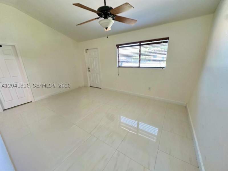 3 bedroom SingleFamilyResidence at 10015 SW 213th Ter, Cutler Ridge Sec 7, Cutler Bay — photo 4