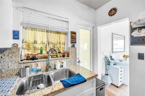 9281 W Bay Harbor Dr 15, Bay Harbor Islands FL - photo 21 of 27