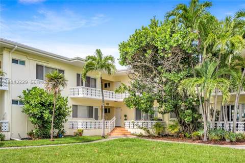9281 W Bay Harbor Dr 15, Bay Harbor Islands FL - photo 6 of 27
