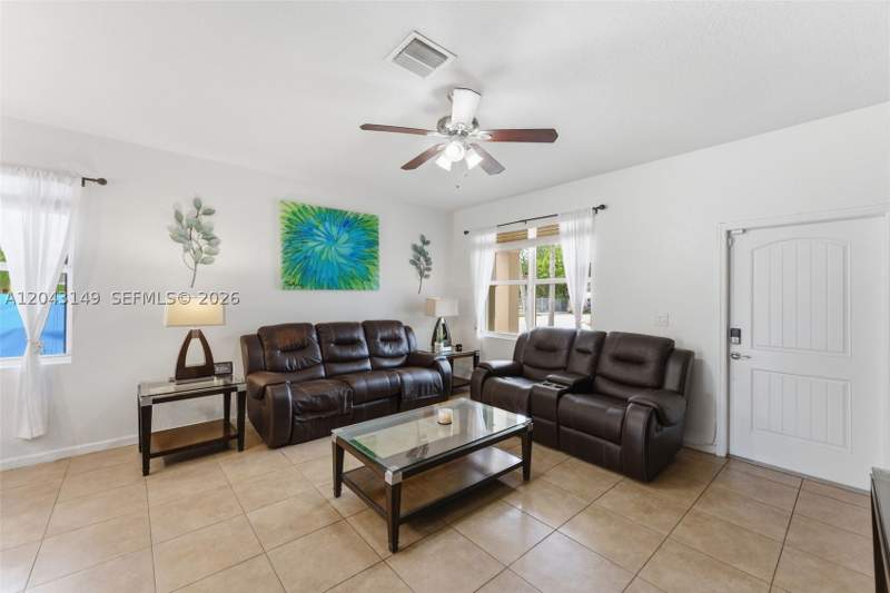 5 bedroom SingleFamilyResidence at 12964 SW 285th Ter, Evergreen Garden Estates, Homestead — photo 4