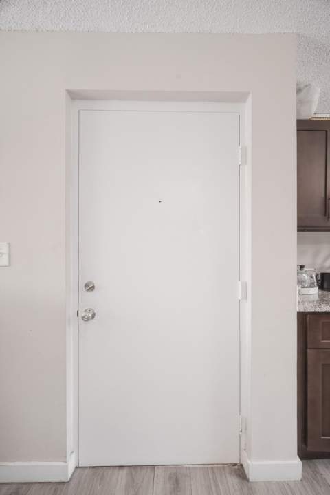 2710 W 60th Place 205, Hialeah FL - photo 11 of 31
