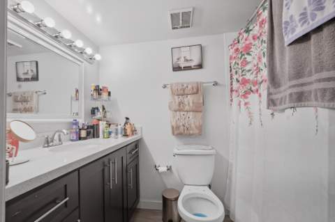 2710 W 60th Place 205, Hialeah FL - photo 19 of 31