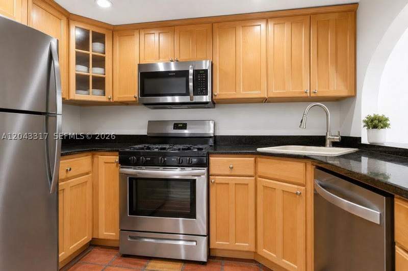 2 bedroom Condominium at 6705 N Kendall Dr 312, Villas Of Pinecrest Condo, Pinecrest — photo 2