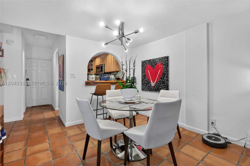 2 bedroom Condominium at 6705 N Kendall Dr 312, Villas Of Pinecrest Condo, Pinecrest — photo 5
