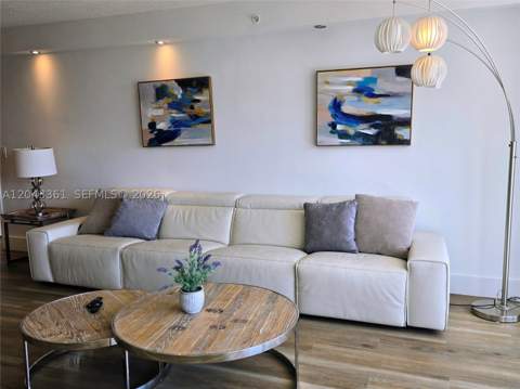5601 Collins Ave 520, Miami Beach FL - photo 9 of 31