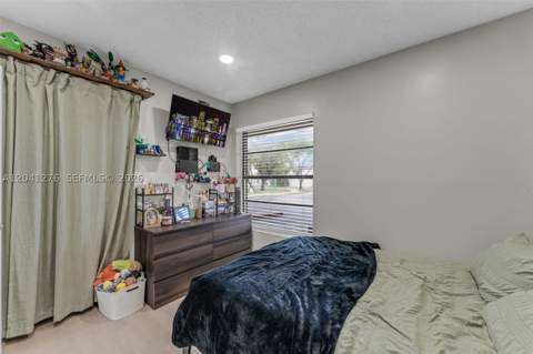 525 NW 100th Ct 525, Miami FL - photo 18 of 38