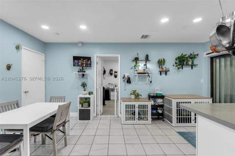 525 NW 100th Ct 525, Miami FL - photo 7 of 38