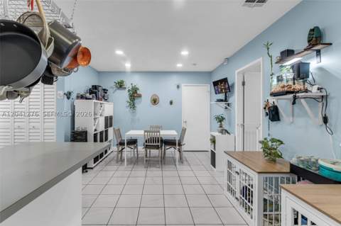 525 NW 100th Ct 525, Miami FL - photo 9 of 38
