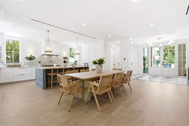5 bedroom SingleFamilyResidence at 6751 SW 76th Ter, Mango Terrace, South Miami — photo 4