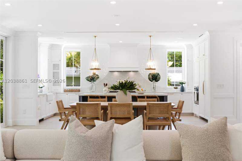 5 bedroom SingleFamilyResidence at 6751 SW 76th Ter, Mango Terrace, South Miami — photo 5
