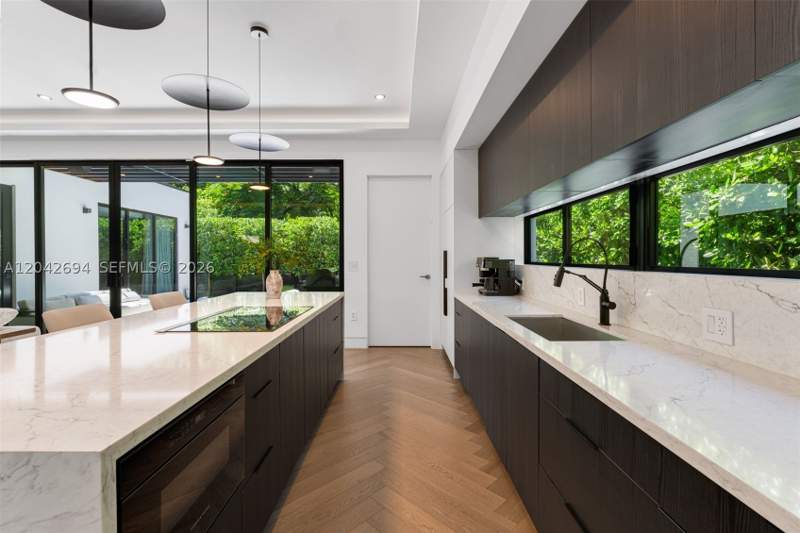 3 bedroom SingleFamilyResidence at 661 NE 120th St, GRIFFING BISCAYNE PARK ES, Biscayne Park — photo 5