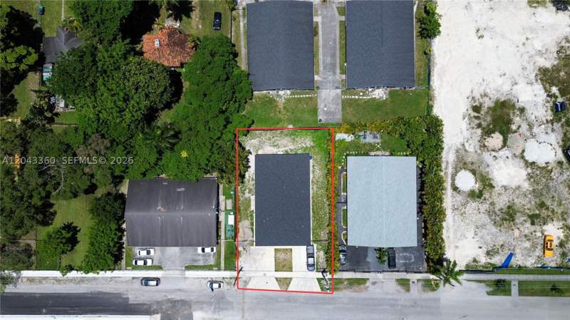 6 bedroom SingleFamilyResidence at 13720 NE 2nd Court, Rednal Pb 102-56, North Miami — photo 4
