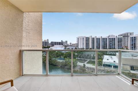 3330 NE 190th St 718, Aventura FL - photo 14 of 84