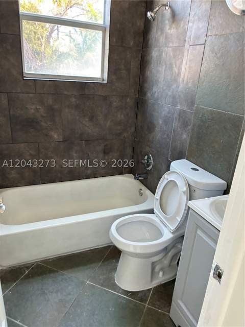 1618 Michigan Ave 38, Miami Beach FL - photo 17 of 20