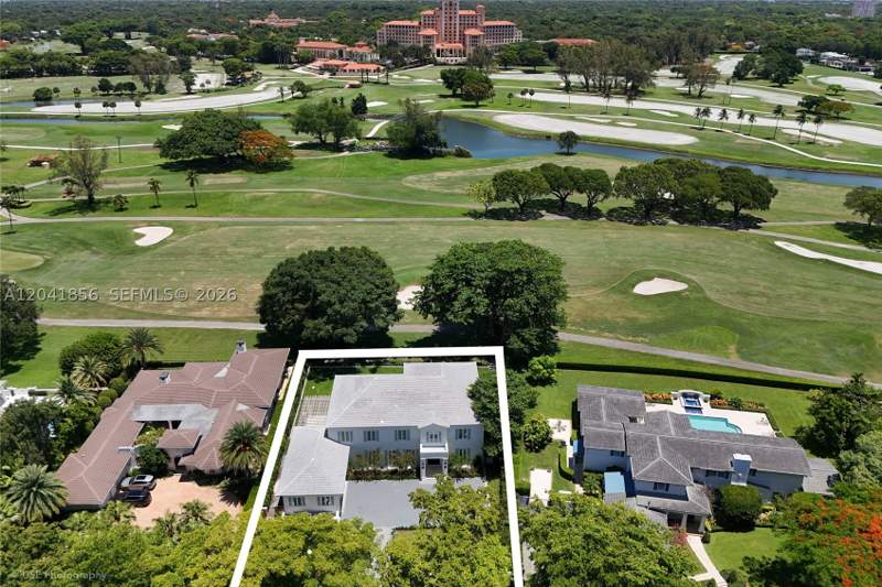 6 bedroom SingleFamilyResidence at 1241 Mariola Ct, Coral Gables Country Club, Coral Gables — photo 2