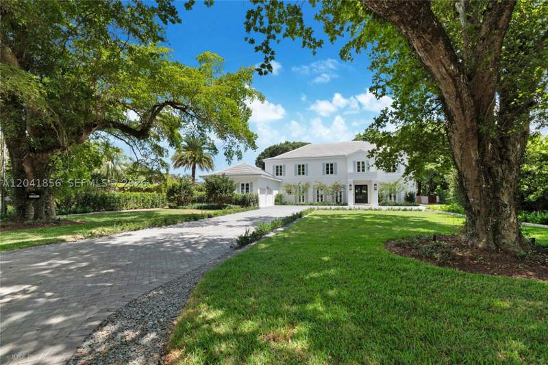 6 bedroom SingleFamilyResidence at 1241 Mariola Ct, Coral Gables Country Club, Coral Gables — photo 4