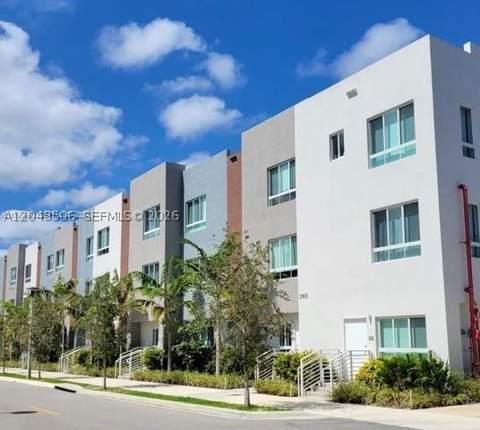 2561 NE 193rd St 1208, Miami FL - photo 15 of 15