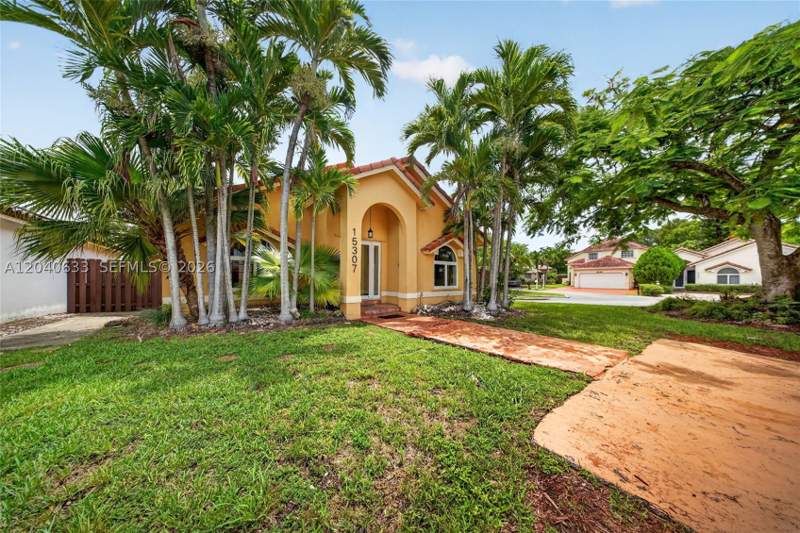 2 bedroom SingleFamilyResidence at 15307 SW 52nd Ter, Lakes Of The Meadow-Meado, Miami — photo 5