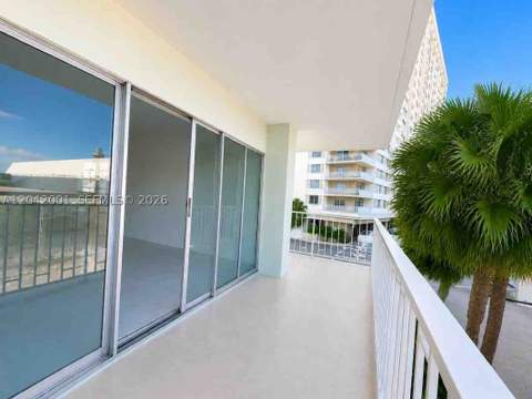 500 Bayview Dr 232, Sunny Isles Beach FL - photo 16 of 27