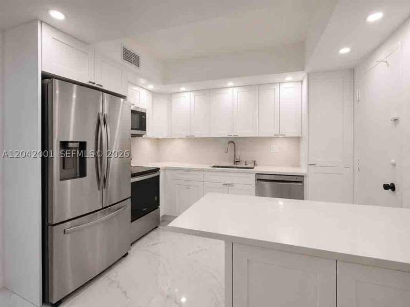 2 bedroom Condominium at 500 Bayview Dr 232, Arlen House West Condo, Sunny Isles Beach — photo 2