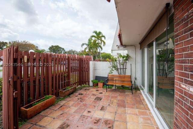 3 bedroom Townhouse at 13949 SW 84th St 801, Lake Laura Condo No 2, Miami — photo 4