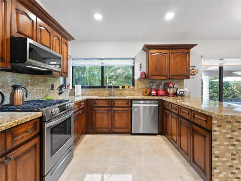 15480 SW 148th St, Miami FL - photo 6 of 54
